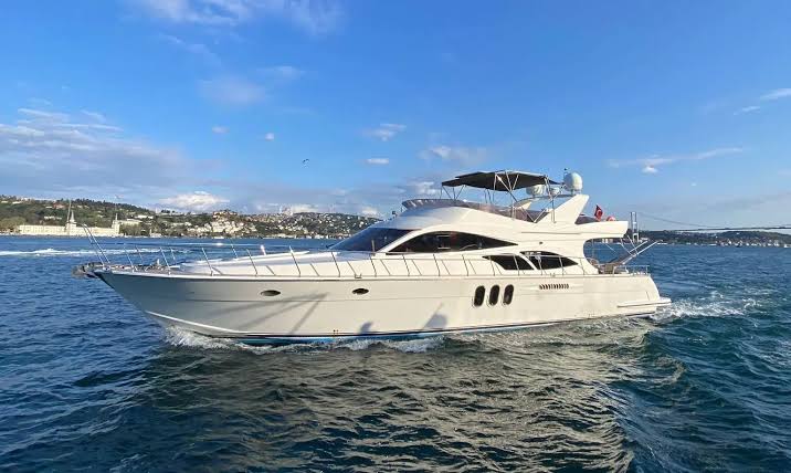 Private Bosphorus yacht charter in Istanbul